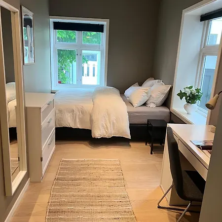 Апартаменти Premium 4br Steps From Bryggen *