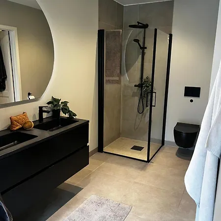Апартаменти Premium 4br Steps From Bryggen Берген
