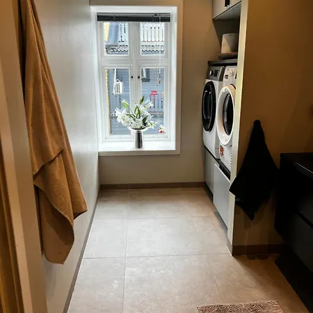Апартаменти Premium 4br Steps From Bryggen