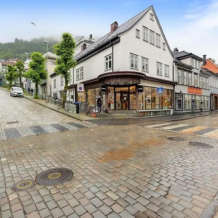 Premium 4br Steps From Bryggen Апартаменти Берген